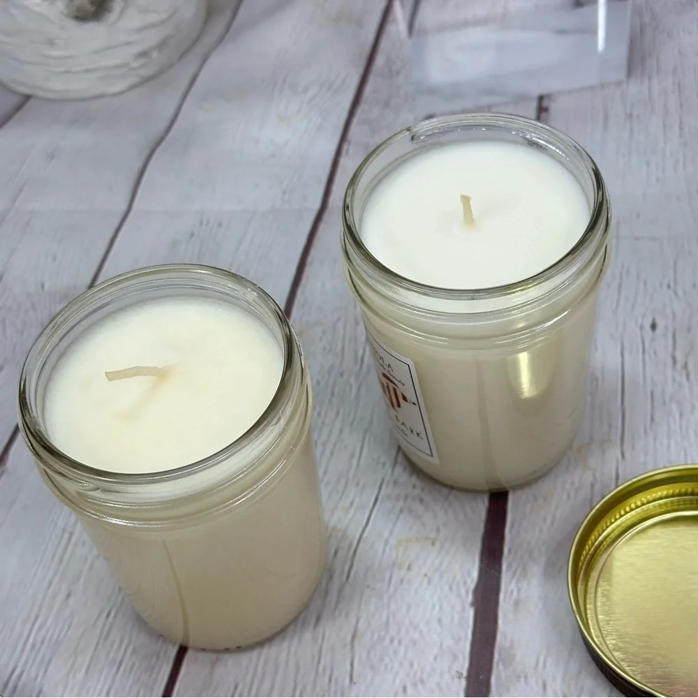 NWT essentially NOLA Gingerbread & Peppermint Bark single wick soy Candle set